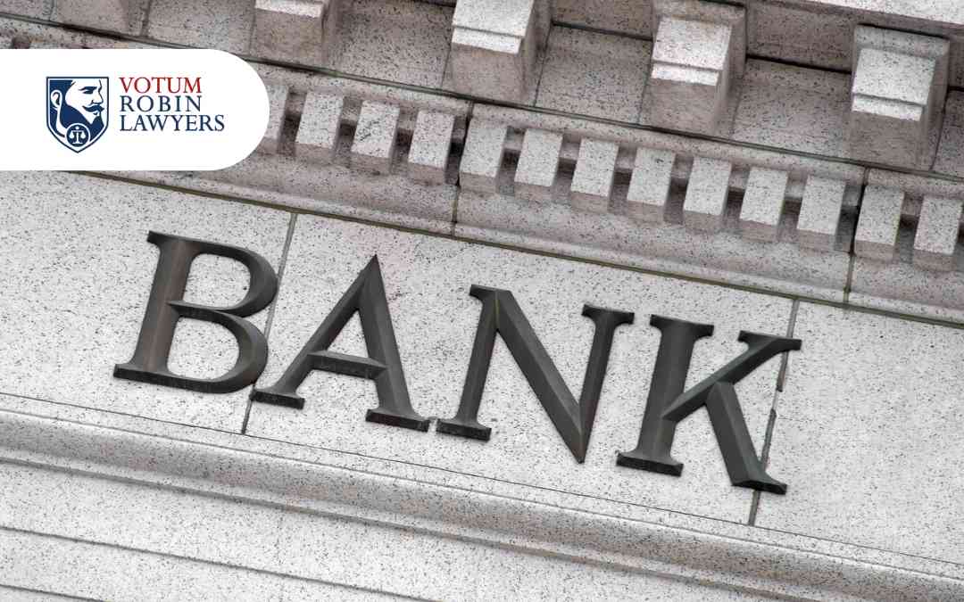 Kamienna elewacja budynku z napisem BANK – miejsce negocjowania indywidualnych warunków ugody dla frankowiczów.