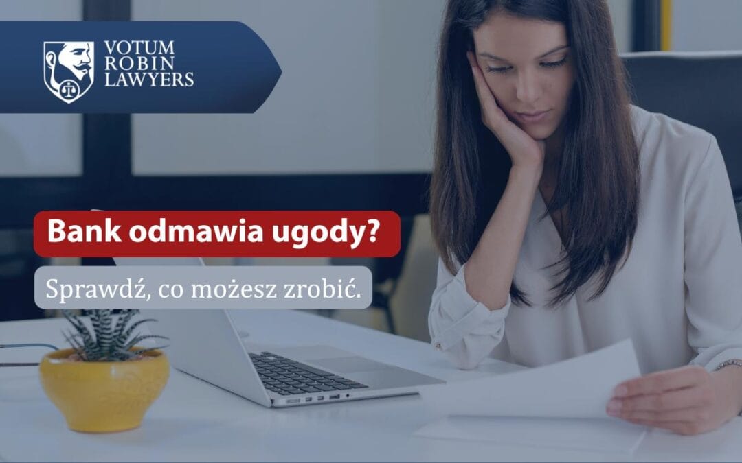 kobieta_czytająca_umowę